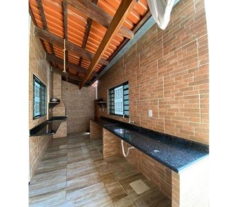 Casa com 4 quartos sendo 2 Suítes 6