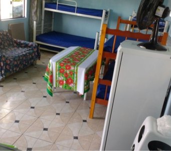 Pousada kitnet Guaratuba quartos com cozinha e WC individual 3